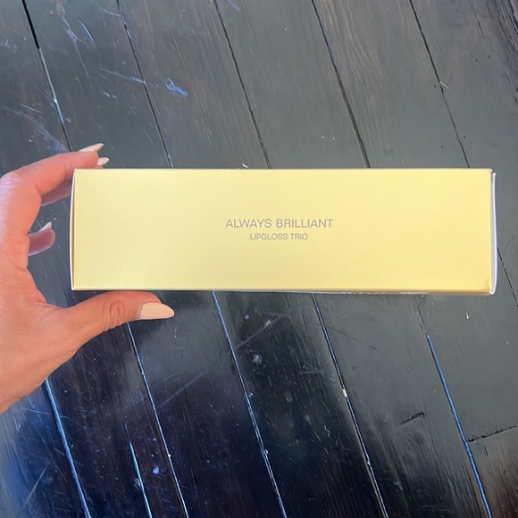 Gold Chanel box - Picture 2 of 4